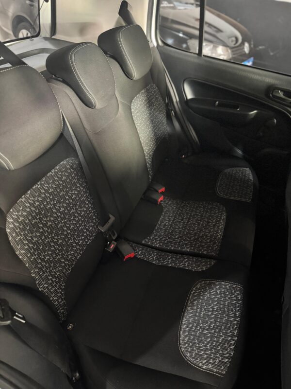 Fiat Uno 1.0 Attractive - Imagem 9