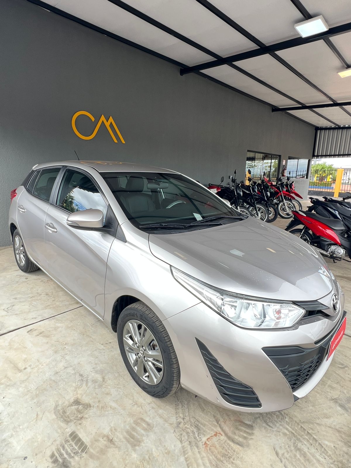 TOYOTA YARIS 1.5 XL HATCH AUTOMÁTICO
